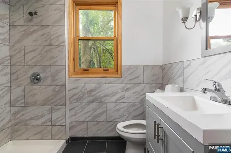21 Dodd Street East Orange NJ 07017