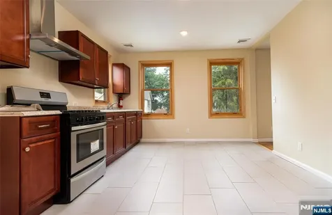 21 Dodd Street East Orange NJ 07017