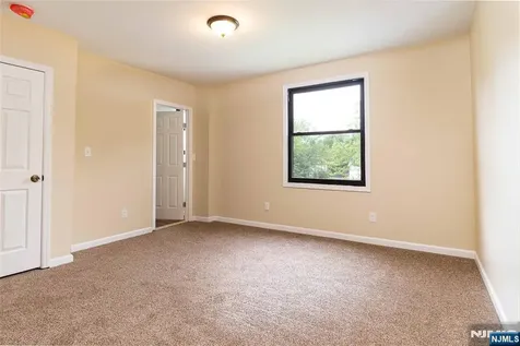 21 Dodd Street East Orange NJ 07017