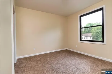 21 Dodd Street East Orange NJ 07017