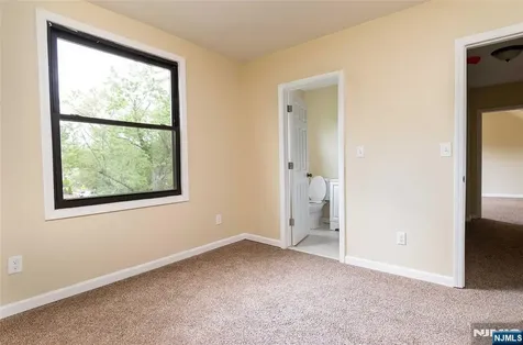 21 Dodd Street East Orange NJ 07017
