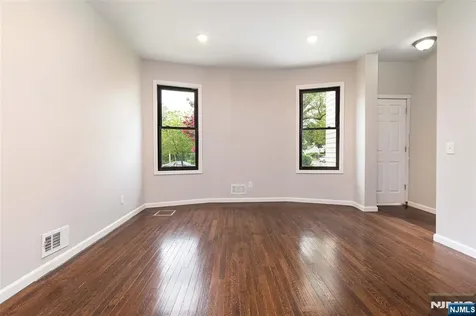 21 Dodd Street East Orange NJ 07017
