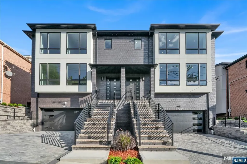 428 6th Street Palisades Park NJ 07650