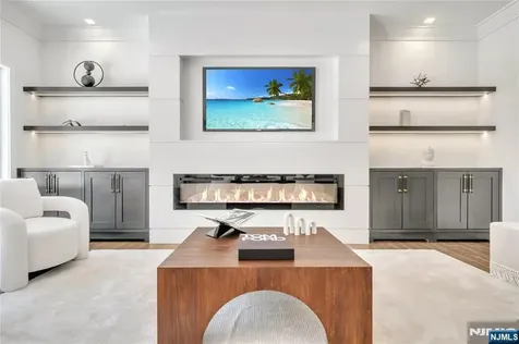 428 6th Street Palisades Park NJ 07650