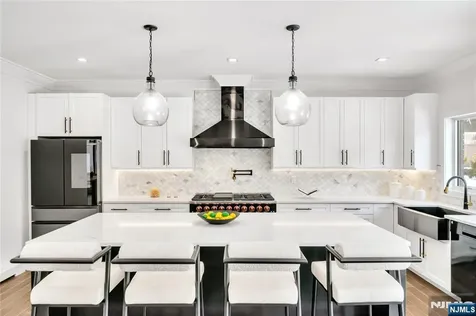 428 6th Street Palisades Park NJ 07650