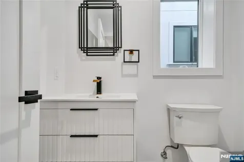 428 6th Street Palisades Park NJ 07650
