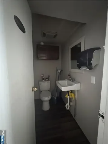 304 38th Union City NJ 07087
