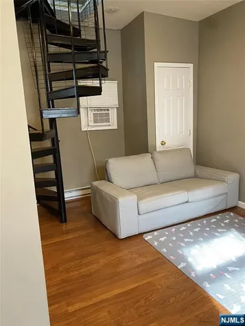 252 Degraw Avenue Teaneck NJ 07666
