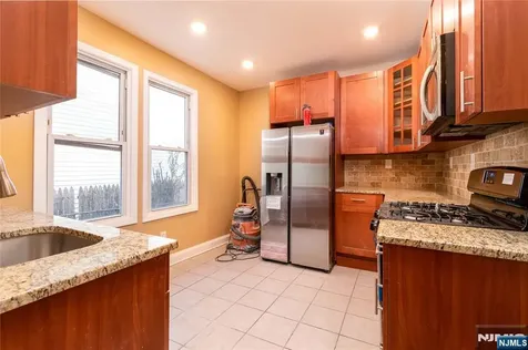 539-541 18th Avenue Newark NJ 07103