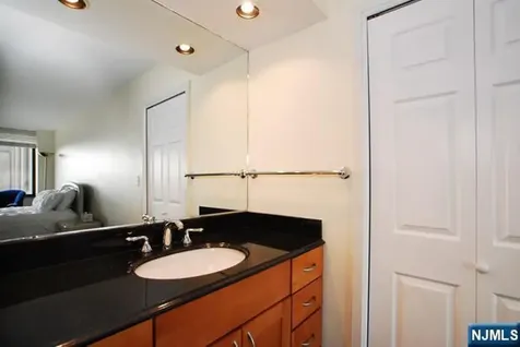 200 Winston Cliffside Park NJ 07010