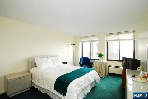 200 Winston Cliffside Park NJ 07010