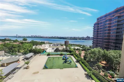 200 Winston Cliffside Park NJ 07010