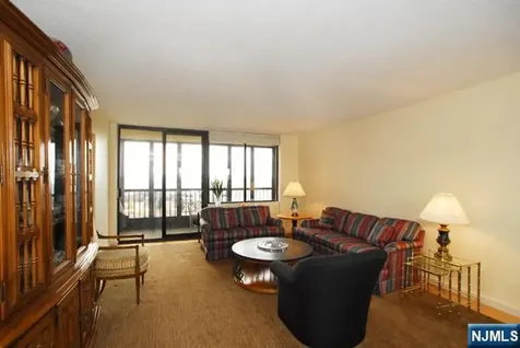 200 Winston Cliffside Park NJ 07010