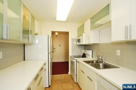 200 Winston Cliffside Park NJ 07010