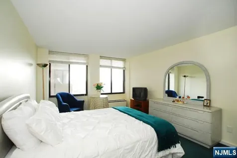 200 Winston Cliffside Park NJ 07010