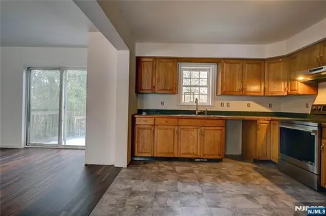 74 Camp Lane Fairfield NJ 07004