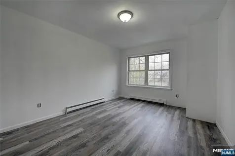 74 Camp Lane Fairfield NJ 07004
