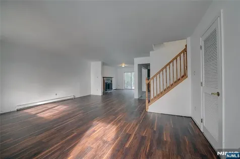 74 Camp Lane Fairfield NJ 07004
