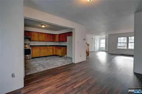 74 Camp Lane Fairfield NJ 07004
