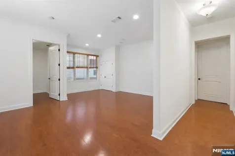 1314 The Plaza Tenafly NJ 07670