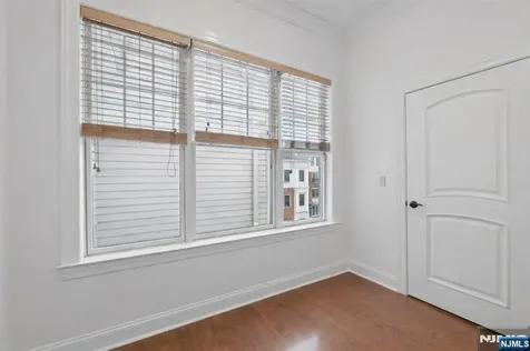 1314 The Plaza Tenafly NJ 07670