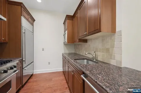 1314 The Plaza Tenafly NJ 07670