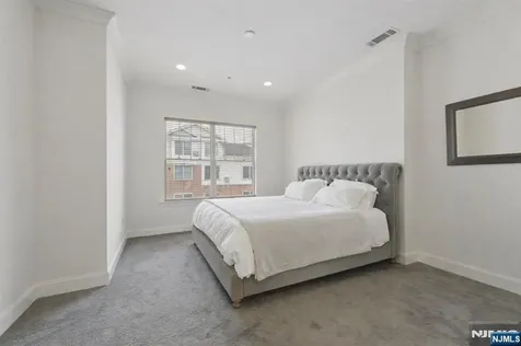 1314 The Plaza Tenafly NJ 07670