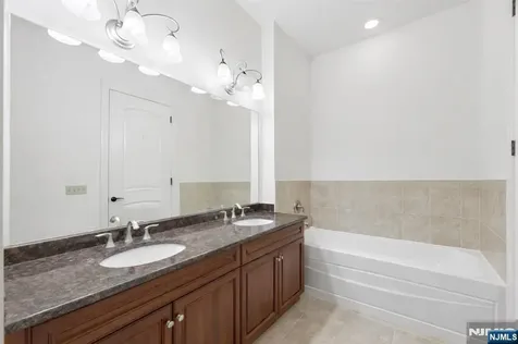 1314 The Plaza Tenafly NJ 07670
