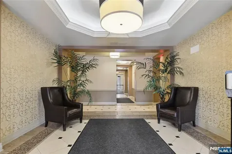 1314 The Plaza Tenafly NJ 07670