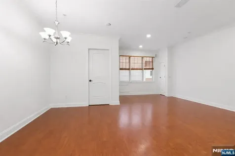 1314 The Plaza Tenafly NJ 07670