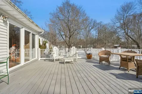 6 Knollwood Drive Livingston NJ 07039