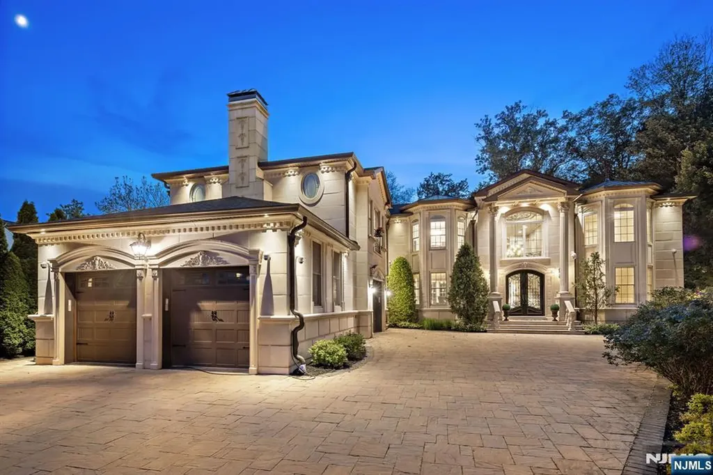 56 Lilac Lane Paramus NJ 07652