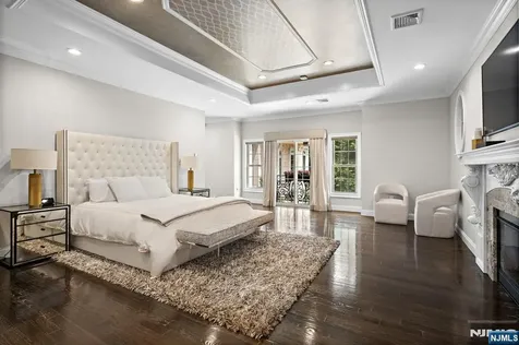 56 Lilac Lane Paramus NJ 07652
