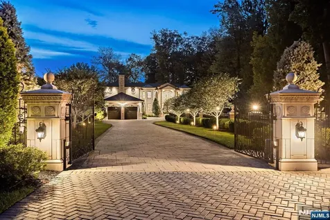 56 Lilac Lane Paramus NJ 07652