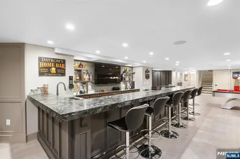 56 Lilac Lane Paramus NJ 07652
