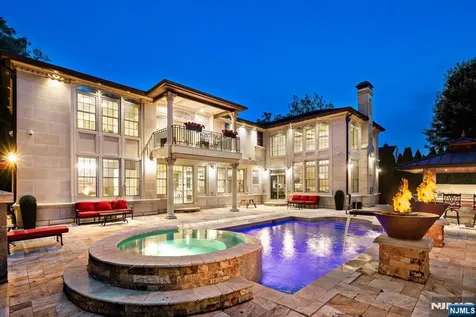 56 Lilac Lane Paramus NJ 07652