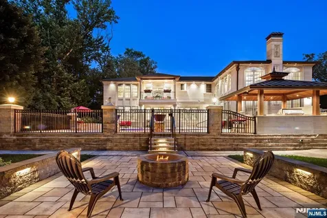 56 Lilac Lane Paramus NJ 07652