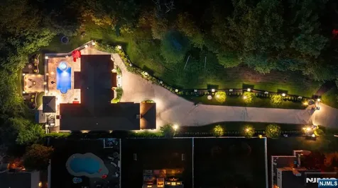 56 Lilac Lane Paramus NJ 07652