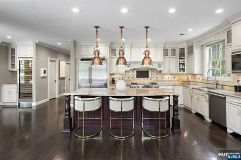 56 Lilac Lane Paramus NJ 07652