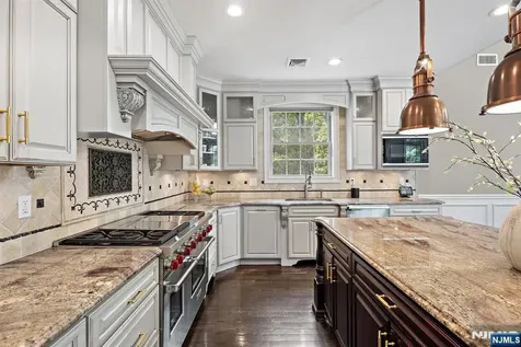 56 Lilac Lane Paramus NJ 07652