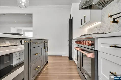 428 6th Street Palisades Park NJ 07650