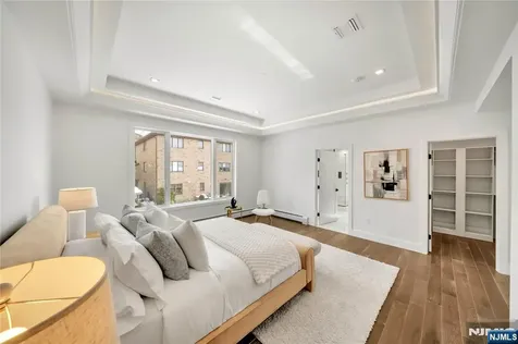 428 6th Street Palisades Park NJ 07650