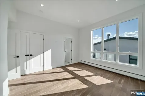 428 6th Street Palisades Park NJ 07650