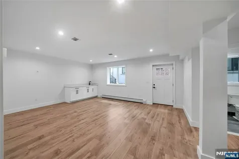428 6th Street Palisades Park NJ 07650