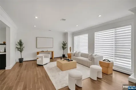 428 6th Street Palisades Park NJ 07650