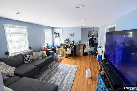 118 Darwin Avenue Rutherford NJ 07070