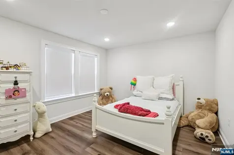 28 Dahlia Drive Warren NJ 07059