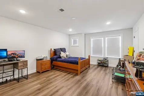 28 Dahlia Drive Warren NJ 07059