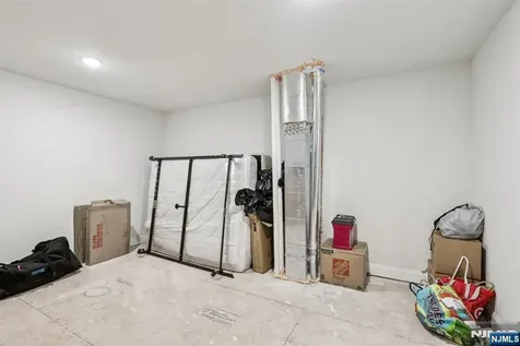 28 Dahlia Drive Warren NJ 07059
