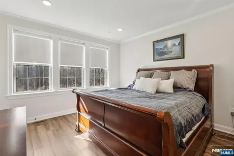 28 Dahlia Drive Warren NJ 07059
